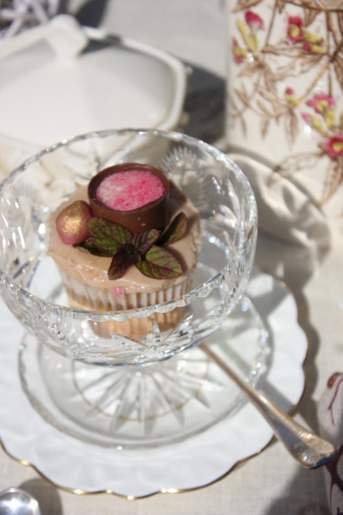 vintage sundae dishes for hire at wedding tables